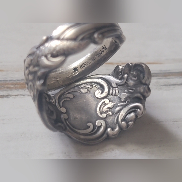 Vintage | Spoon Ring | Mama | Silverplate | Size 8 - Picture 6 of 10